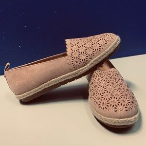 Brand new without box Cloudwalker any avenue slip